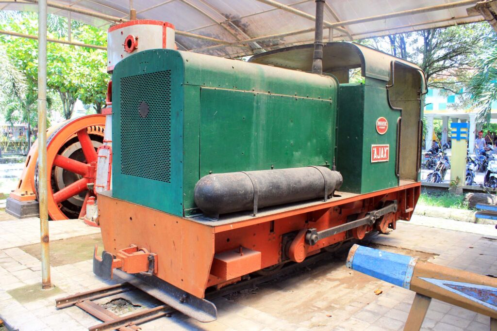 Sejarah Mesin Diesel di Indonesia dan Perannya di Era Modern lokomotif diesel